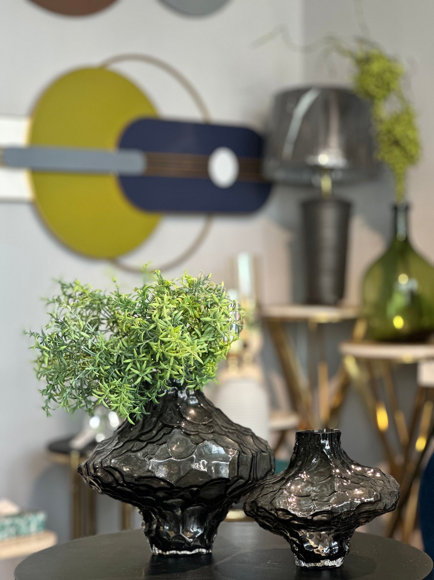 Vein vase black