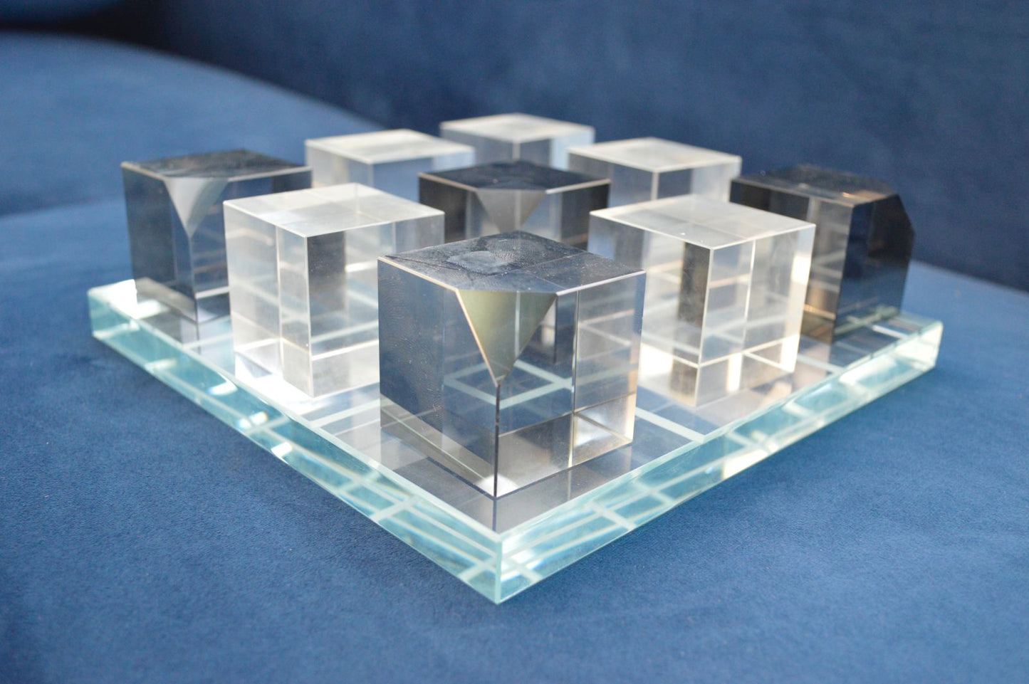 Crystal Cubic Chess Board - iSurfaces