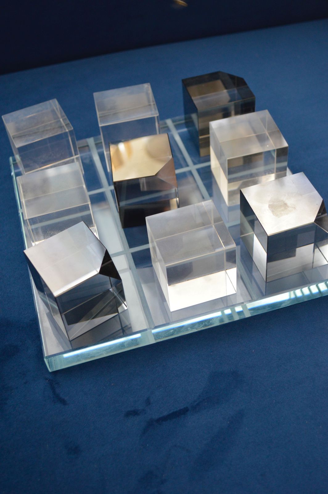 Crystal Cubic Chess Board - iSurfaces