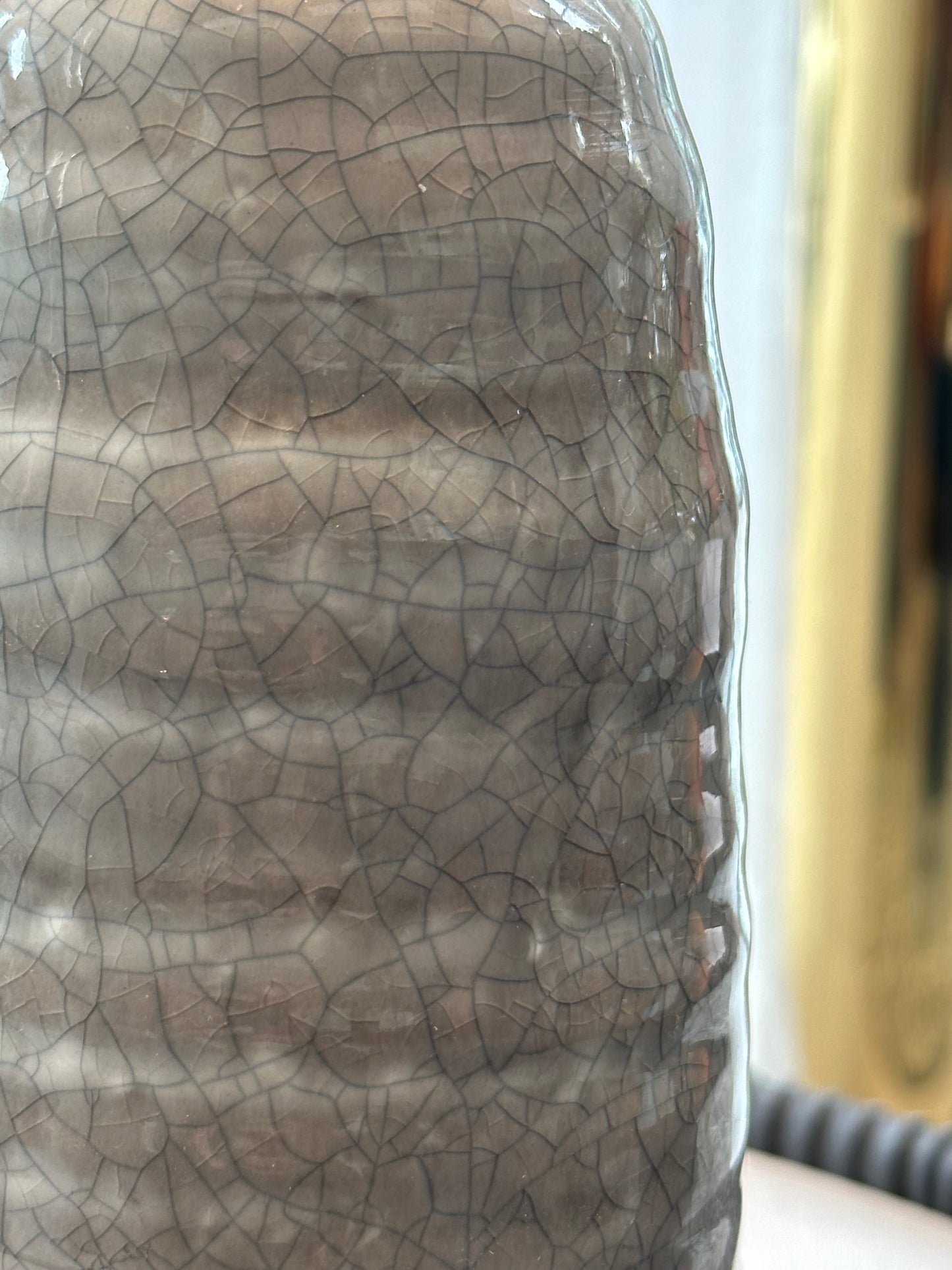 Ceramic table vase