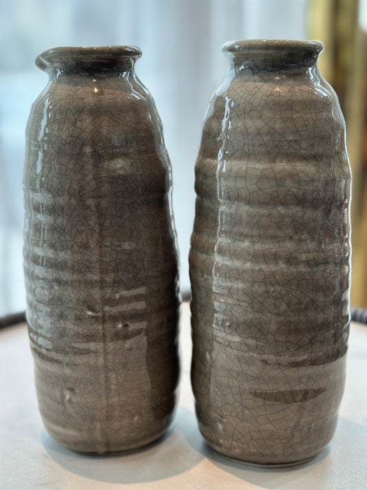 Ceramic table vase