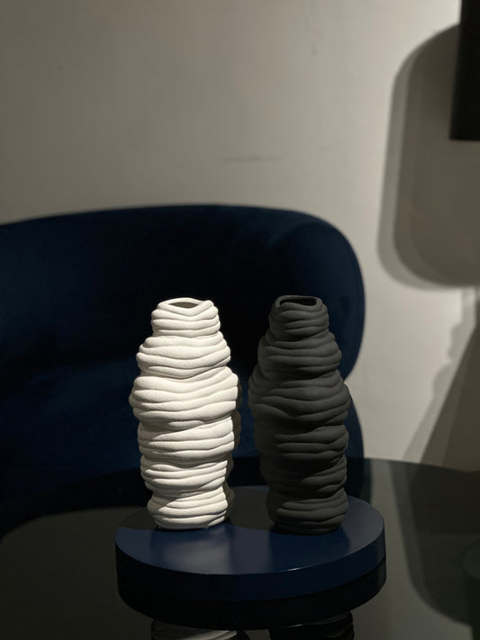 Ceramic vase mono
