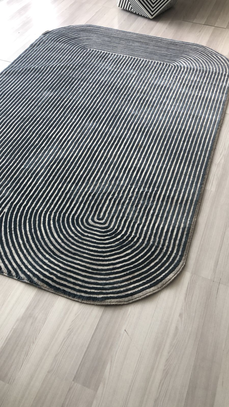 ASYMMETRIC RUGS 257139