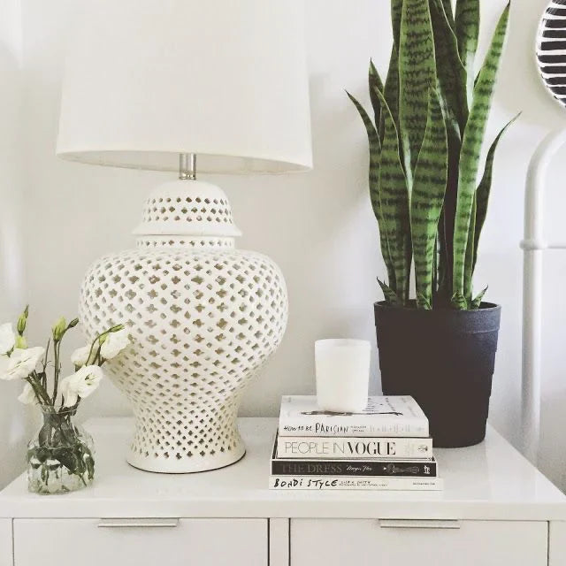 White ceramic lamp - iSurfaces